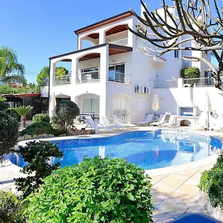 Amelia Villa Coral Bay
